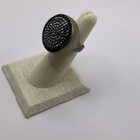 Vintage Brutalist Textured Brass Ring with Black Pave Crystal Stones Size 5 - Picture 8 of 9